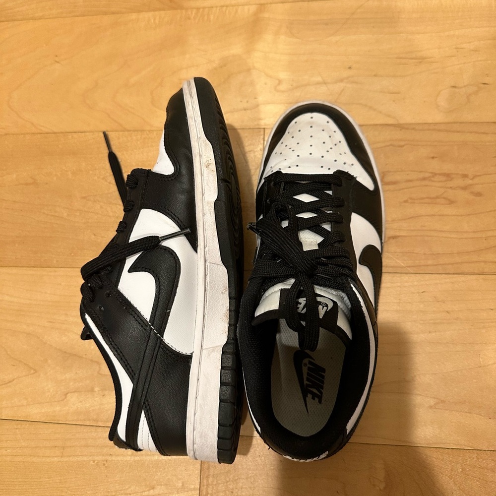 Women’s Nike Dunks size 8